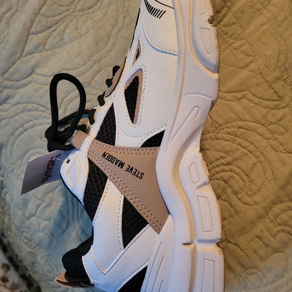 Steve Madden sneakers - Picture 4 of 7
